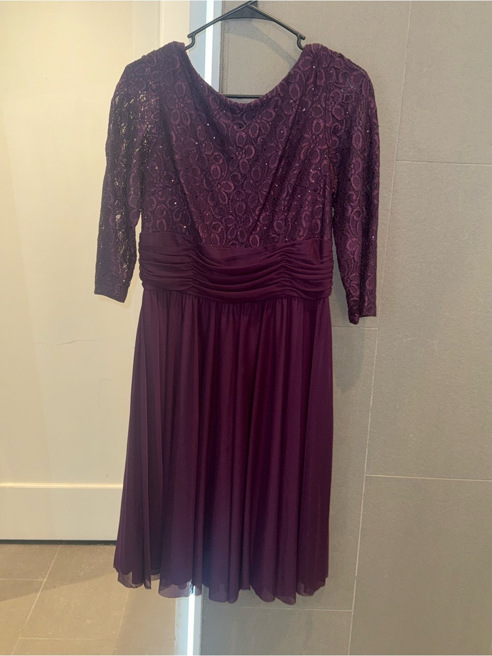 JH Evenings Plum Lace Sequin Chiffon Formal Cocktail Dress Size 10